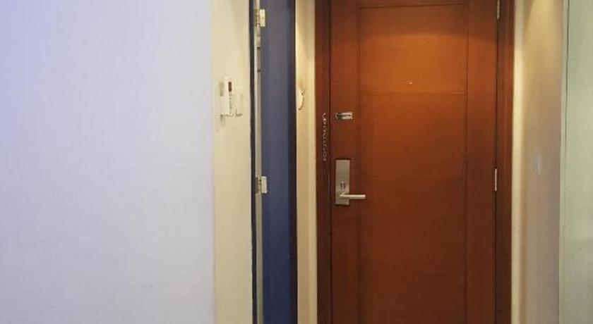 Kharisma Hotel Madiun Esterno foto
