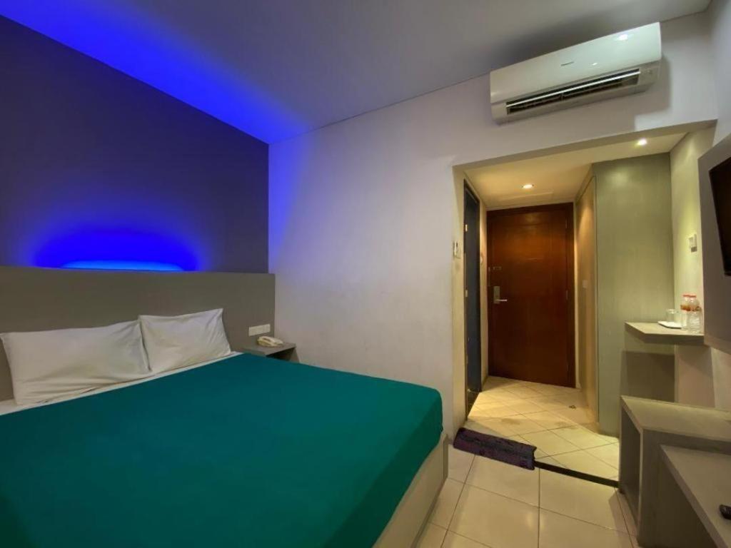 Kharisma Hotel Madiun Esterno foto