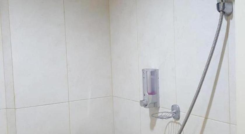 Kharisma Hotel Madiun Esterno foto