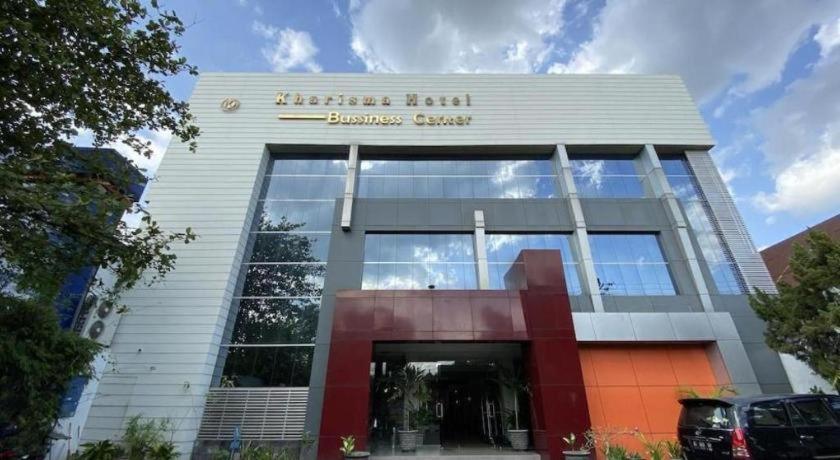 Kharisma Hotel Madiun Esterno foto