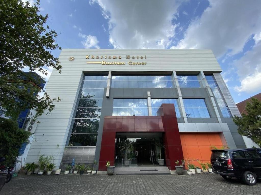 Kharisma Hotel Madiun Esterno foto